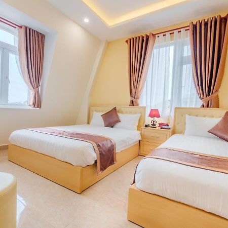 Aurora Hotel Dalat Екстериор снимка