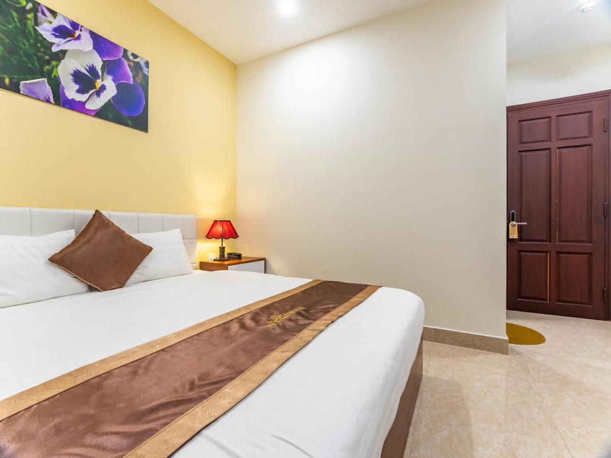 Aurora Hotel Dalat Екстериор снимка
