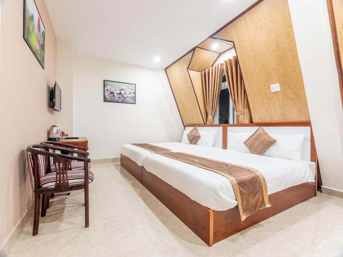 Aurora Hotel Dalat Екстериор снимка