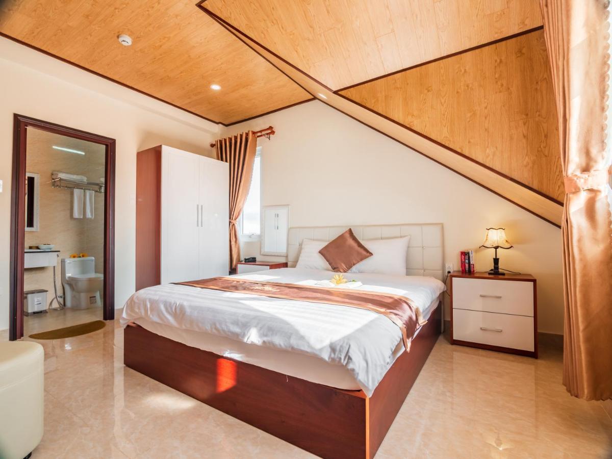 Aurora Hotel Dalat Екстериор снимка