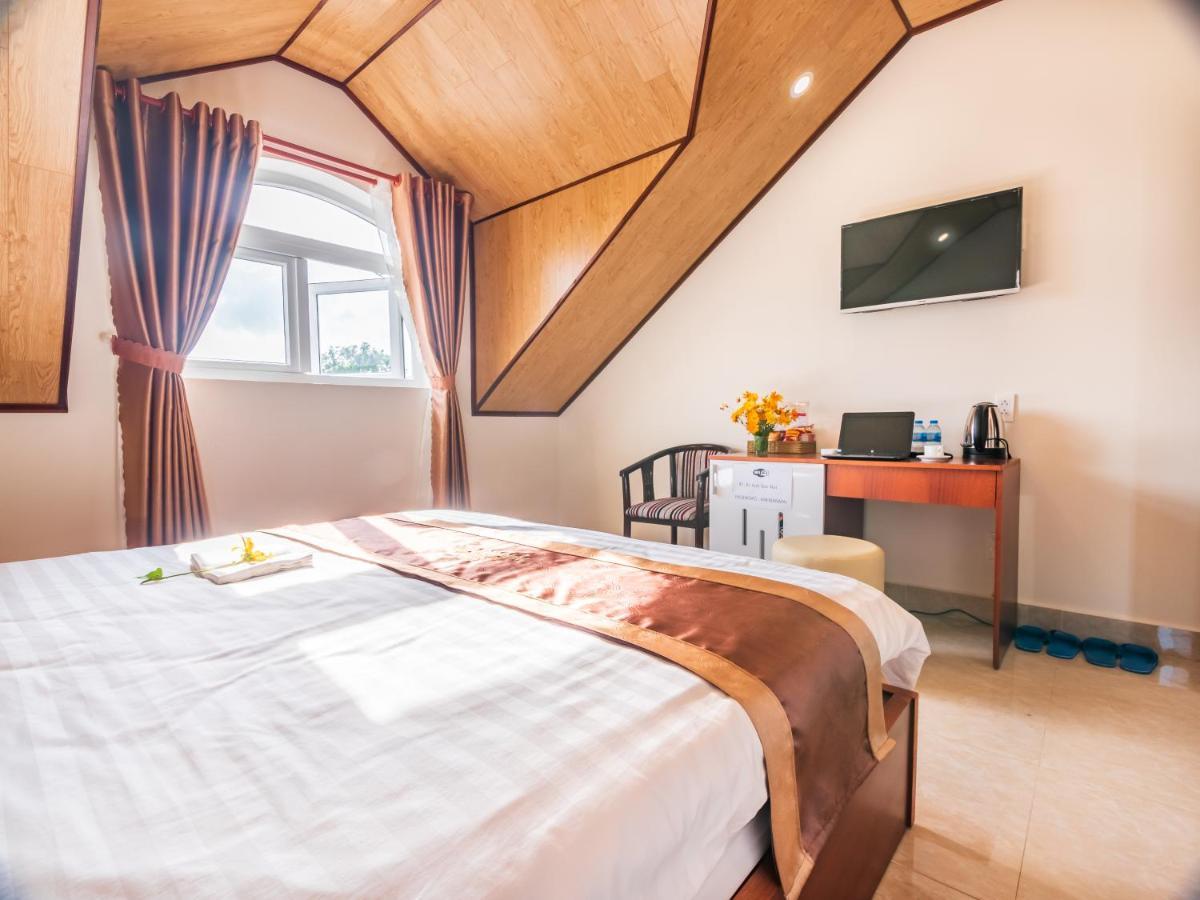 Aurora Hotel Dalat Екстериор снимка