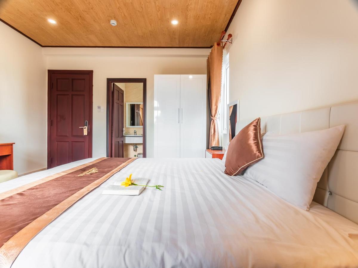 Aurora Hotel Dalat Екстериор снимка